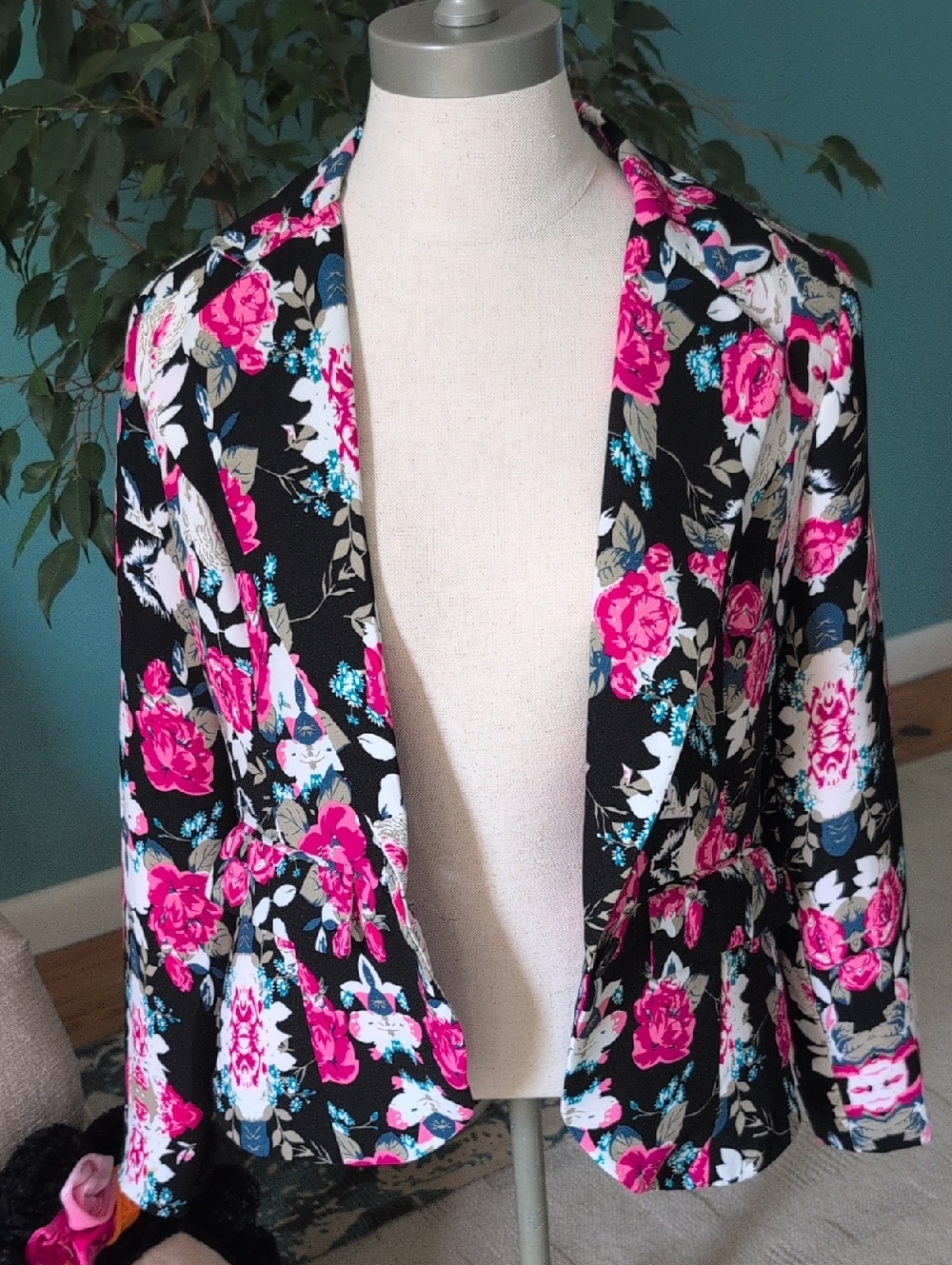 SPRING OR FALL FLORAL BLAZER/JACKET, FOREVER 21🪷